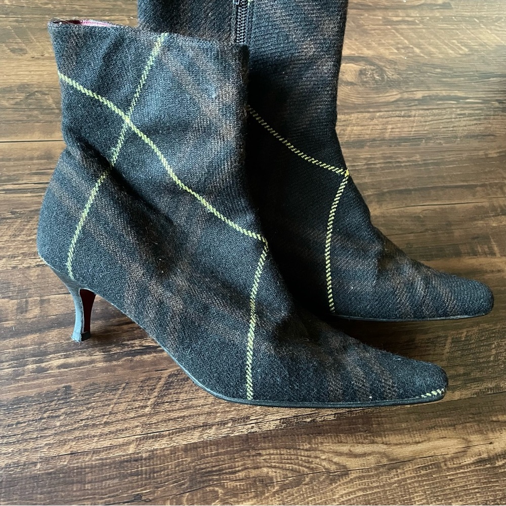 BURBERRY Nova Check Plaid Wool Kitten Heel Ankle Boots in brown/black euro 41.5